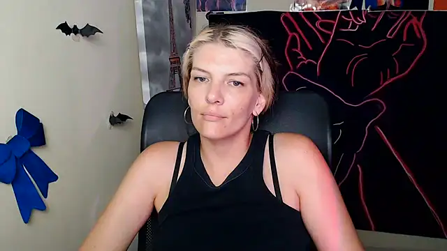 Snapshot of VanessaRey_ chatting on 07-20-26, 10:39 VanessaRey online show from 07-20-26, 10:39