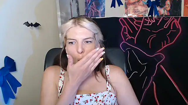 Snapshot of VanessaRey_ chatting on 07-27-26, 07:15 VanessaRey online show from 07-27-26, 07:15
