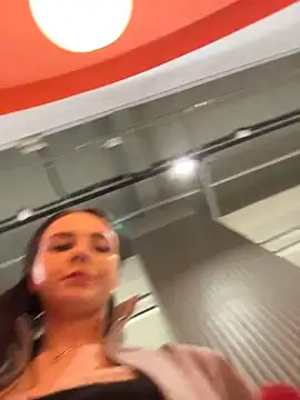 MilaBee online show from 04-23-26, 11:42