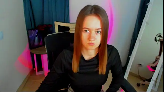 Snapshot of Catherine_e chatting on 09-25-25, 06:22 Catherine e online show from 09-25-25, 06:22