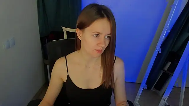 Snapshot of Catherine_e chatting on 11-10-25, 07:24 Catherine e online show from 11-10-25, 07:24