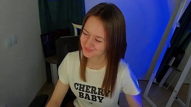 Snapshot of Catherine_e chatting on 11-17-25, 07:41 Catherine e online show from 11-17-25, 07:41