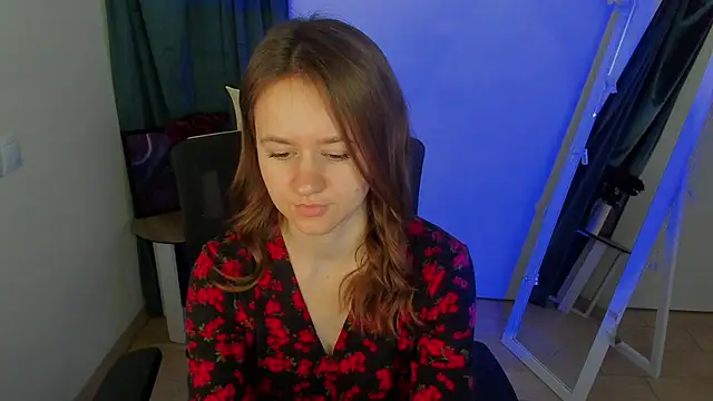 Snapshot of Catherine_e chatting on 11-24-25, 07:46 Catherine e online show from 11-24-25, 07:46