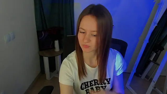 Snapshot of Catherine_e chatting on 11-26-25, 07:37 Catherine e online show from 11-26-25, 07:37