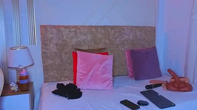 angelinarouse  online show from 06-28-26, 04:07