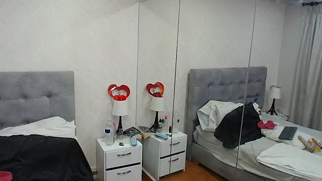 ScarlettGreen  online show from 09-10-25, 12:49