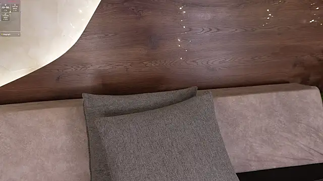 Snapshot of mia_lacy_ chatting on 12-17-25, 08:04 mia lacy online show from 12-17-25, 08:04