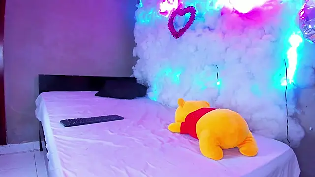 Yumeku 04  online show from 03-22-25, 09:21