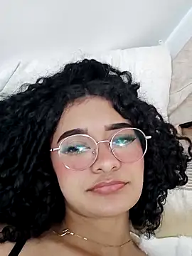 Yumeku 04  online show from 12-18-25, 07:47