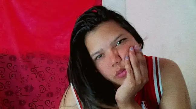 Snapshot of Valeria_Tiffany chatting on 03-19-25, 08:00 Valeria Tiffany online show from 03-19-25, 08:00