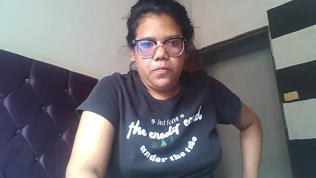 Snapshot of Valeria_Tiffany chatting on 10-23-25, 05:55 Valeria Tiffany online show from 10-23-25, 05:55