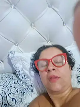 Snapshot of Amadamilf1980 chatting on 10-20-25, 04:35 Amadamilf1980 online show from 10-20-25, 04:35