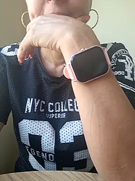 Snapshot of Amadamilf1980 chatting on 11-26-25, 02:18 Amadamilf1980 online show from 11-26-25, 02:18