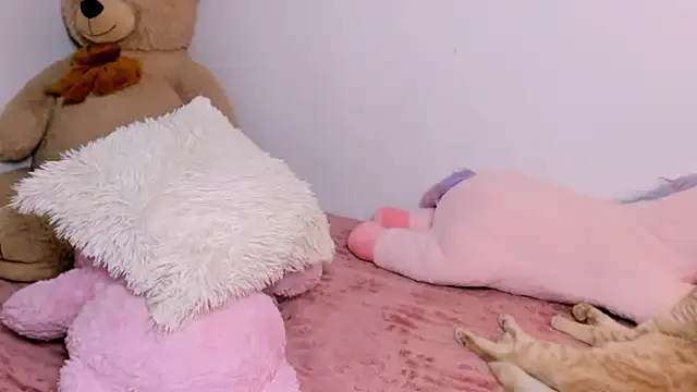 Snapshot of BritanyLin__ chatting on 02-04-26, 04:18 BritanyLin online show from 02-04-26, 04:18