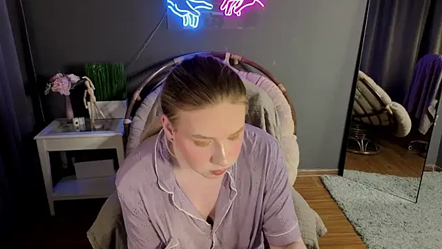 Snapshot of Jes_Solar chatting on 07-21-26, 02:41 Jes Solar online show from 07-21-26, 02:41