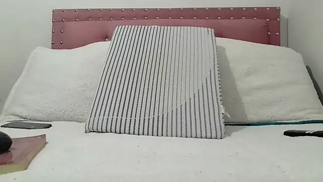 Valeriana00 online show from 10-04-25, 10:19