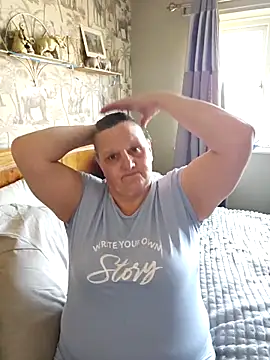 MissQueenBeex online show from 02-24-26, 02:04