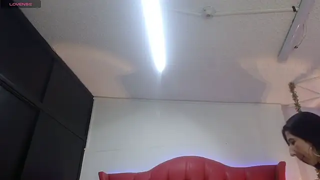 nei girl online show from 04-21-26, 11:49