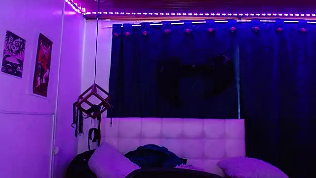 goth minerva online show from 11-18-25, 02:32