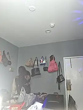 Snapshot of ItsBarbieBitcxxxx69 chatting on 11-06-25, 02:45 ItsBarbieBitcxxxx69 online show from 11-06-25, 02:45