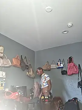 Snapshot of ItsBarbieBitcxxxx69 chatting on 11-11-25, 05:46 ItsBarbieBitcxxxx69 online show from 11-11-25, 05:46