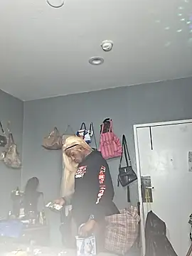 Snapshot of ItsBarbieBitcxxxx69 chatting on 11-15-25, 03:30 ItsBarbieBitcxxxx69 online show from 11-15-25, 03:30