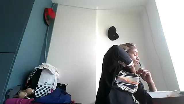 Snapshot of ItsBarbieBitcxxxx69 chatting on 02-11-26, 09:09 ItsBarbieBitcxxxx69 online show from 02-11-26, 09:09