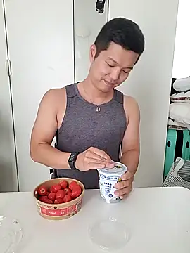 woonee827372 online show from 10-04-25, 06:44