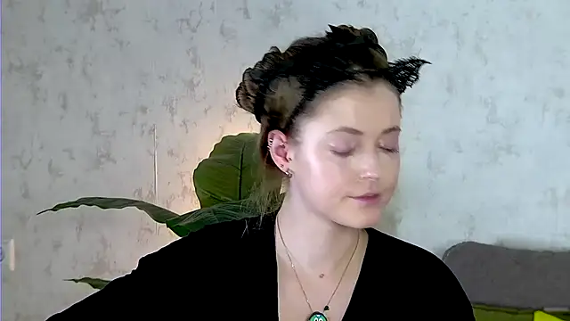 AshleyD  online show from 11-24-25, 03:28