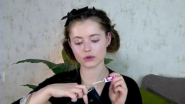 AshleyD  online show from 11-25-25, 10:37