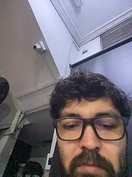 Snapshot of Freakydrag chatting on 11-16-25, 04:18 Freakydrag online show from 11-16-25, 04:18