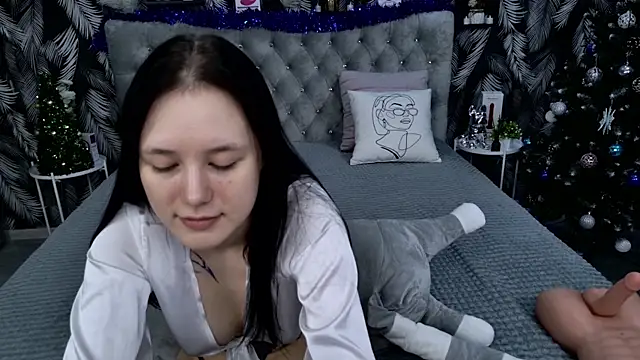 CarolineTenders online show from 12-23-25, 01:14