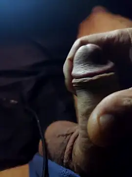 Snapshot of evi42 chatting on 11-10-25, 09:47 evi42 online show from 11-10-25, 09:47