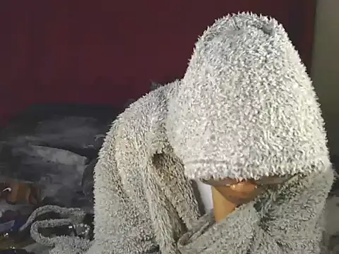 Snapshot of YummyMelanin117 chatting on 09-12-25, 12:33 YummyMelanin117 online show from 09-12-25, 12:33