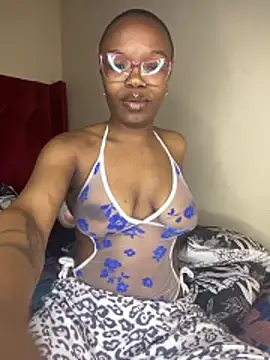 Snapshot of YummyMelanin117 chatting on 11-10-25, 06:07 YummyMelanin117 online show from 11-10-25, 06:07