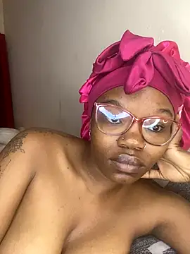 Snapshot of YummyMelanin117 chatting on 11-15-25, 06:33 YummyMelanin117 online show from 11-15-25, 06:33