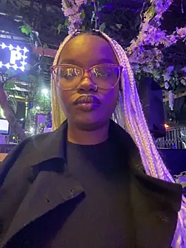 YummyMelanin117 online show from 04-18-26, 07:07