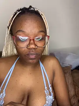 YummyMelanin117 online show from 04-21-26, 11:51