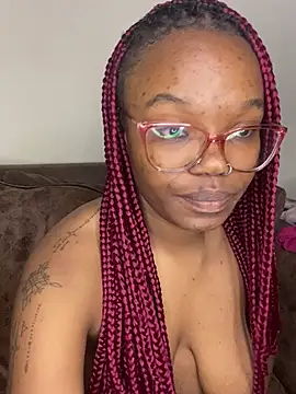 YummyMelanin117 online show from 04-26-26, 08:06