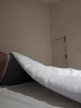 Snapshot of UAjit chatting on 11-01-25, 06:54 UAjit online show from 11-01-25, 06:54