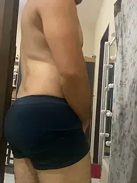 Snapshot of Souza_jlsm chatting on 12-18-25, 04:57 Souza jlsm online show from 12-18-25, 04:57