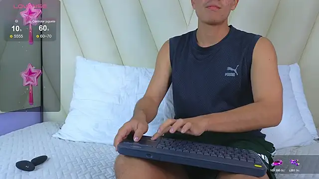 Hotboy21  online show from 11-13-25, 03:49