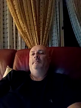 Alexis Bull online show from 09-18-25, 10:34