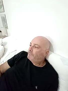 Alexis Bull online show from 10-09-25, 09:18