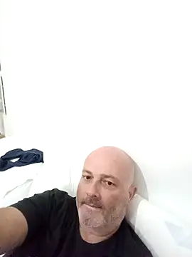 Alexis Bull online show from 10-11-25, 08:13