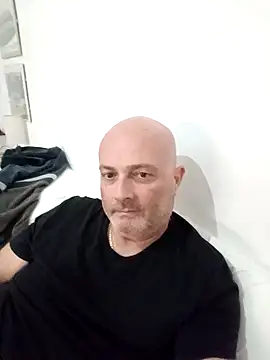 Alexis Bull online show from 10-24-25, 01:07