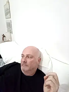 Alexis Bull online show from 03-04-26, 05:52