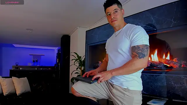 Lukas Green online show from 04-21-26, 07:39