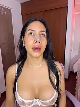 ArianaReynoldss online show from 05-01-26, 05:23
