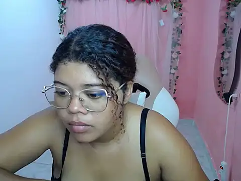 Snapshot of natalietits1 chatting on 10-10-25, 03:55 natalietits1 online show from 10-10-25, 03:55